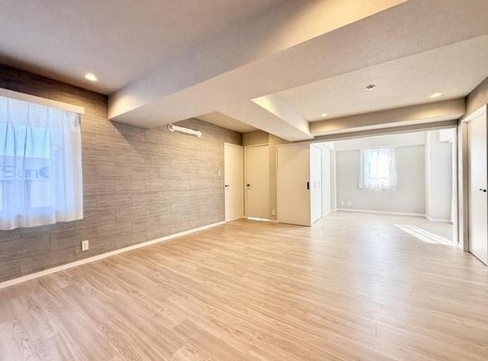 相模原市中央区東淵野辺4丁目の中古マンションのリビングの写真