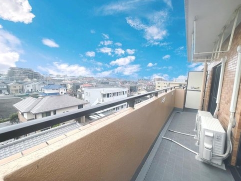 相模原市中央区東淵野辺5丁目の中古マンションのバルコニーの写真