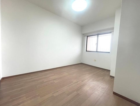 相模原市中央区東淵野辺5丁目の中古マンションの洋室2の写真