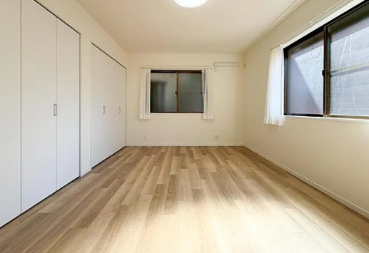 相模原市中央区淵野辺本町4丁目の中古戸建ての洋室2の写真