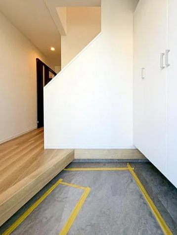 相模原市中央区淵野辺本町4丁目の中古戸建ての玄関の写真