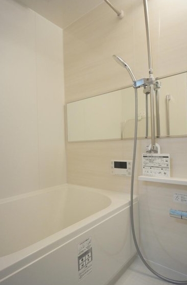 相模原市中央区鹿沼台2丁目の中古マンションのバスルームの写真