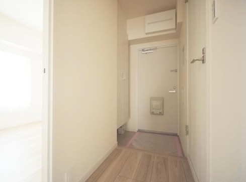 相模原市中央区鹿沼台2丁目の中古マンションの玄関の写真