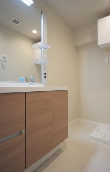 相模原市中央区鹿沼台2丁目の中古マンションの洗面化粧台の写真