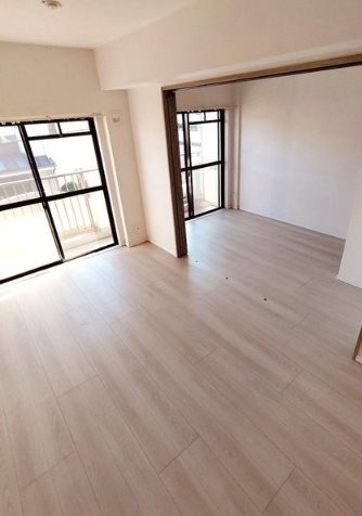 相模原市中央区共和1丁目の中古マンションのリビングの写真