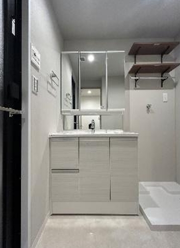 相模原市中央区南橋本1丁目の中古マンションの洗面化粧台の写真