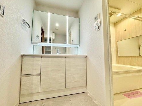 相模原市中央区南橋本2丁目の中古マンションの洗面化粧台の写真