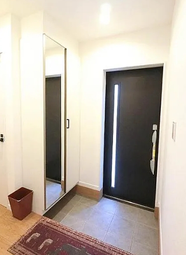 相模原市中央区並木2丁目の中古戸建ての玄関の写真