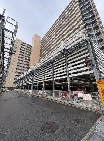 相模原市中央区相模原4丁目の中古マンションの駐車場の写真