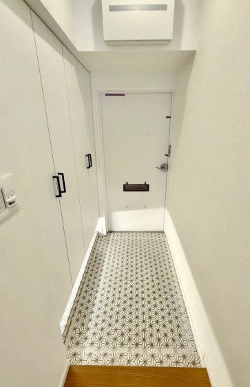 相模原市中央区矢部1丁目の中古マンションの玄関の写真