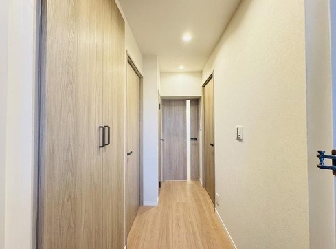 相模原市緑区橋本台1丁目の中古マンションの廊下の写真