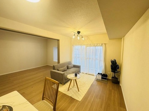 相模原市緑区橋本台1丁目の中古マンションのリビングの写真