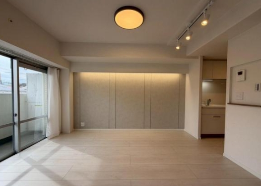 相模原市緑区東橋本3丁目の中古マンションのリビングの写真