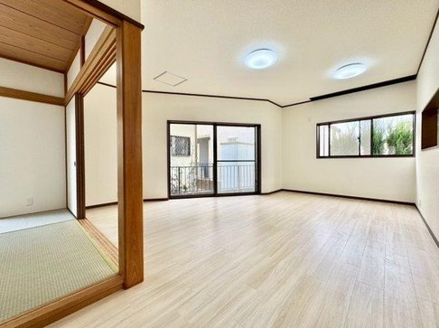 相模原市緑区町屋2丁目の中古戸建てのリビングの写真