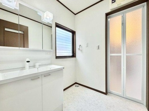 相模原市緑区町屋2丁目の中古戸建ての洗面化粧台の写真