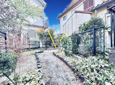 相模原市緑区町屋2丁目の中古戸建ての庭の写真