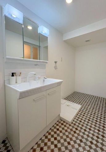 相模原市緑区元橋本町の中古マンションの洗面化粧台の写真