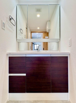 相模原市緑区西橋本1丁目の中古マンションの洗面化粧台の写真