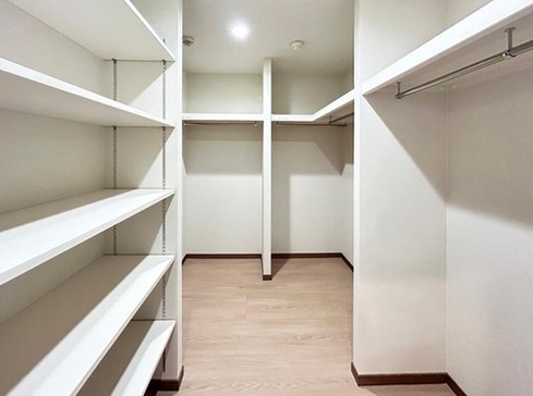 相模原市南区東林間1丁目の中古マンション3階部分のウォークインクローゼットの写真