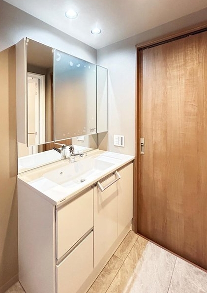 相模原市南区東林間1丁目の中古マンション3階部分の洗面化粧台の写真