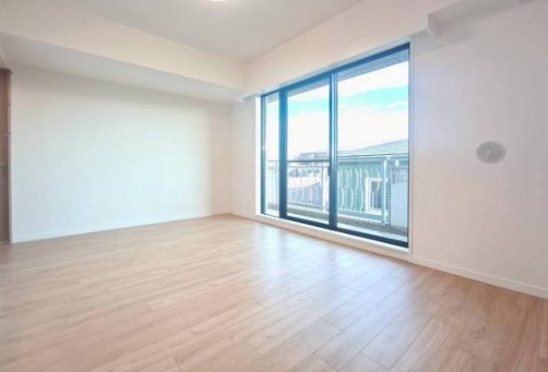 相模原市南区東林間3丁目の中古マンションのリビングの写真