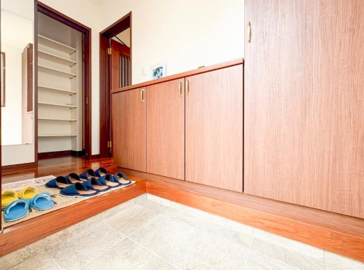 相模原市南区御園3丁目の中古戸建ての玄関の写真