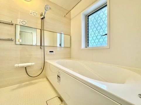 相模原市南区下溝の中古戸建てのバスルームの写真