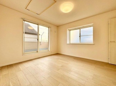 相模原市南区下溝の中古戸建ての洋室2の写真