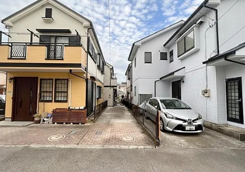 相模原市南区相武台２丁目の中古戸建ての駐車場の写真