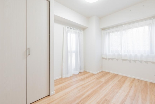 相模原市南区鵜野森3丁目の中古マンションの洋室2の写真