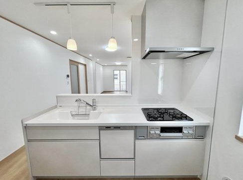 相模原市南区若松4丁目の中古戸建てのキッチンの写真