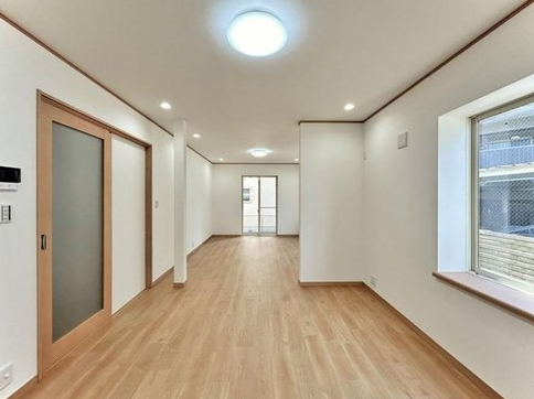 相模原市南区若松4丁目の中古戸建てのリビングの写真