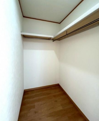 相模原市南区若松4丁目の中古戸建てのウォークインクローゼットの写真