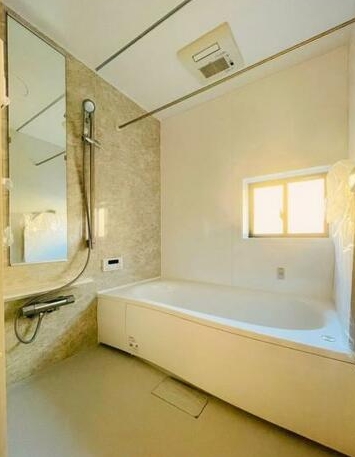 八王子市石川町の新築戸建て2号棟のバスルームの写真