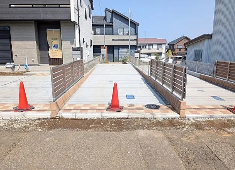 八王子市石川町の新築戸建て2号棟の駐車場の写真
