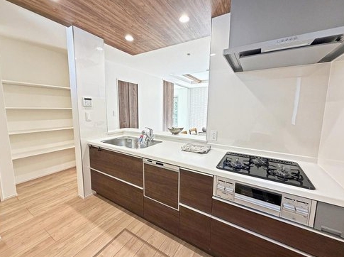 八王子市石川町の新築戸建て9号棟のキッチンの写真