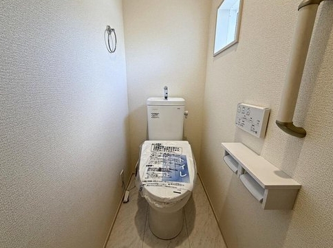 八王子市石川町の新築戸建て9号棟のトイレ1fの写真