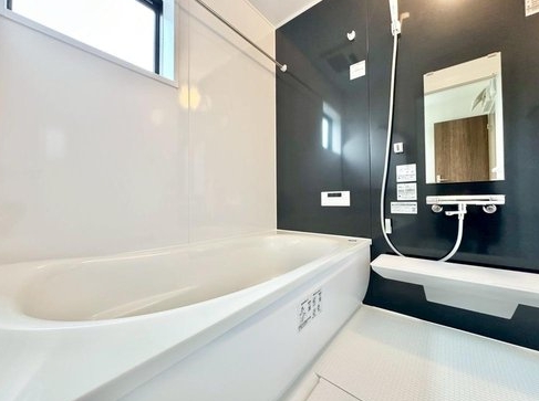 八王子市久保山町の新築戸建てのバスルームの写真
