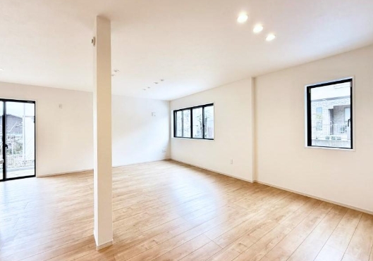 八王子市めじろ台3丁目の新築戸建てのリビングの写真