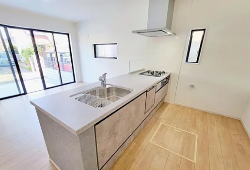 八王子市長房町の新築戸建てのキッチンの写真