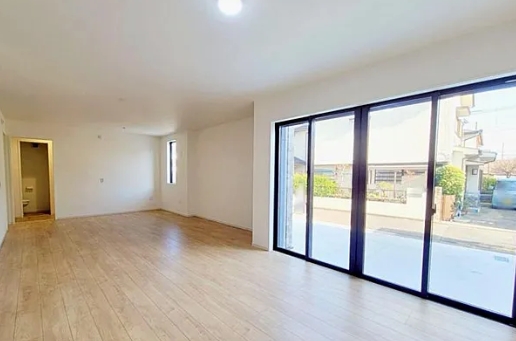 八王子市長房町の新築戸建てのリビングの写真