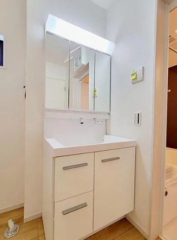 八王子市長房町の新築戸建ての洗面化粧台の写真