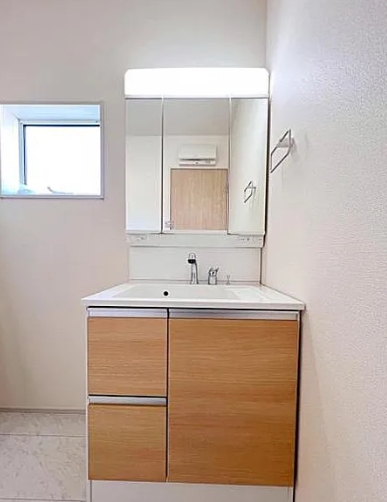 八王子市寺田町の新築戸建て1号棟の洗面化粧台の写真