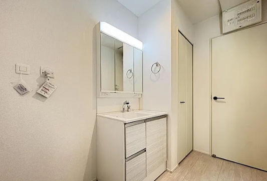 相模原市中央区星が丘2丁目の新築戸建て1号棟の洗面化粧台の写真