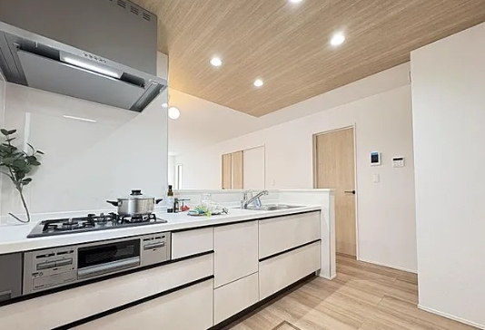 相模原市中央区星が丘2丁目の新築戸建て2号棟のキッチンの写真