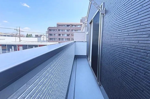 相模原市中央区小町通1丁目の新築戸建て1号棟のバルコニーの写真