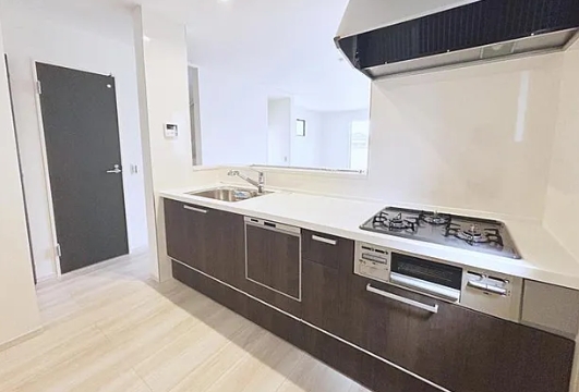 相模原市中央区小町通1丁目の新築戸建て1号棟のキッチンの写真