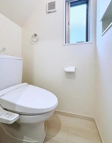 相模原市中央区小町通1丁目の新築戸建て1号棟のトイレ1fの写真