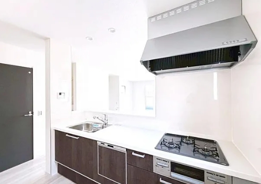 相模原市中央区小町通1丁目の新築戸建て2号棟のキッチンの写真