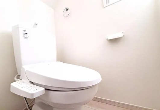 相模原市中央区小町通1丁目の新築戸建て2号棟のトイレ1fの写真